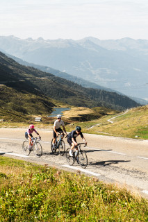 2024-une-chaine-de-montagnes-montees-cyclos-1523