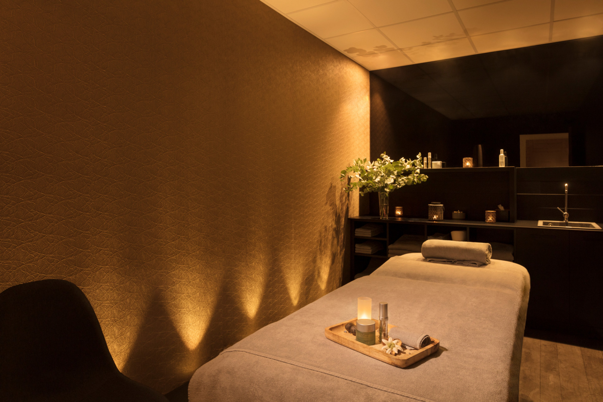 CABINE SPA NUXE - © HEURE BLEUE STUDIO CABINE SPA NUXE