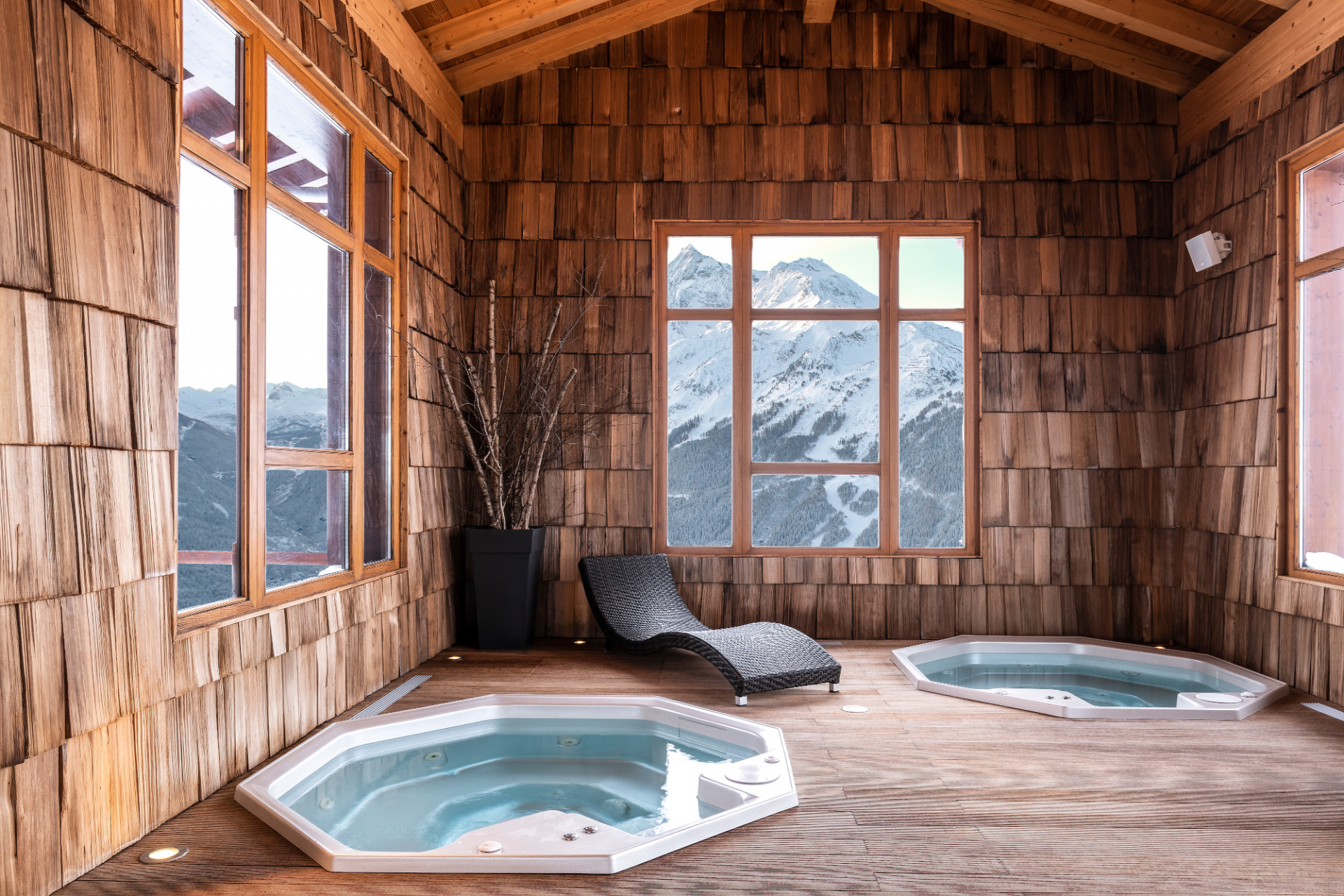 BAINS A REMOUS - © HEURE BLEUE STUDIO BAINS A REMOUS