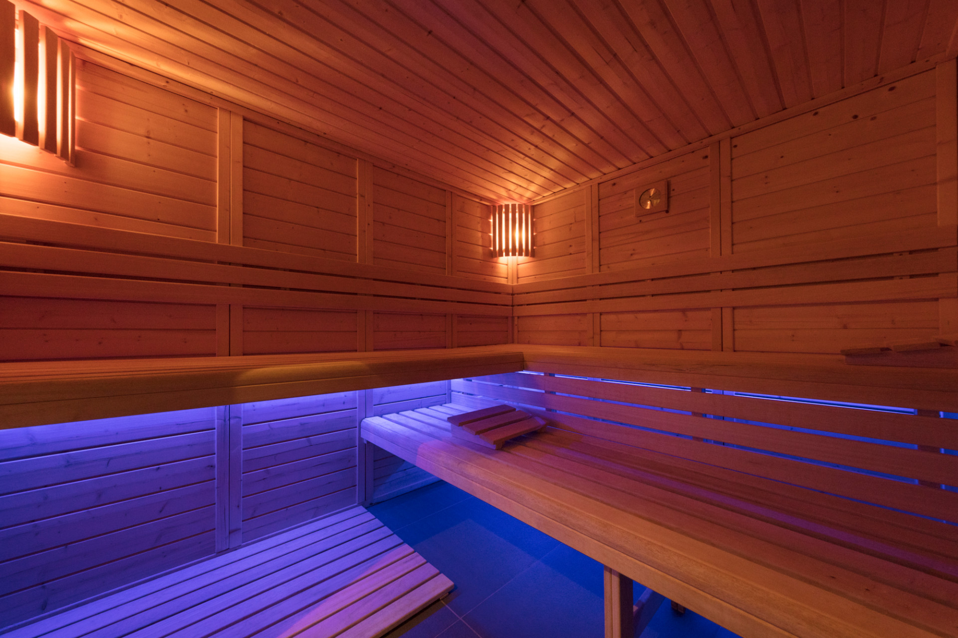 SAUNA - © HEURE BLEUE STUDIO SAUNA