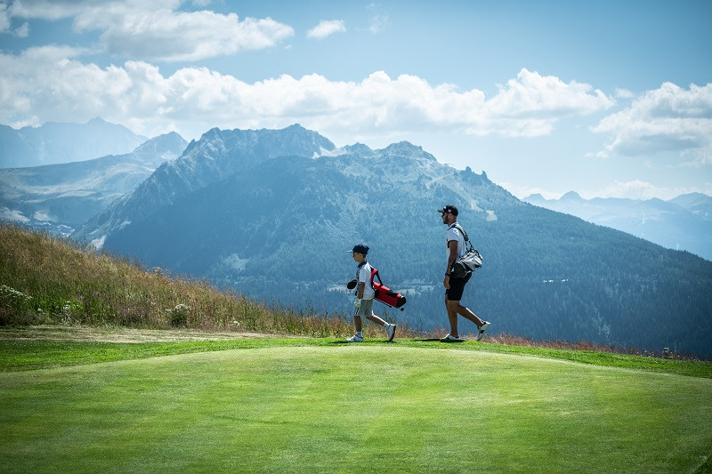 9-hole-course-approved-by-ffgolf-la-rosiere