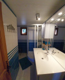 salle-de-bain-2-appartement-GL027-chalet-la-chancelle-la-rosiere