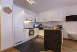 cuisine-appartement-mouflon-RIT009-residence-miravidi-la-rosiere