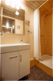 salle-de-bain-3-appartement-6P12-residence-le-panoramic-la-rosiere