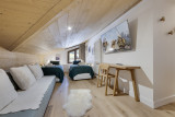 _lv_images__lot_0074061833_08_5049704