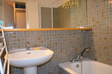 salle-de-bain-studio-VR017-le-valrosiere-la-rosiere