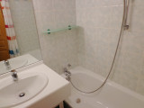 Salle de bain, Appartement NV008, Les Niverolles, La Rosière, vue 2