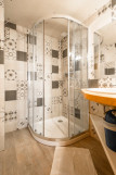 salle-de-bains-appartement-CH002G-chalet-les-charmettes-la-rosiere-vue 2