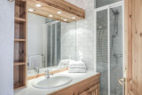 salle-de-bain-appartement-CRYS5-la-rosiere