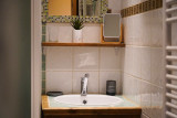 salle-de bain-appartement-tetras2-le-grand-tetras-la-rosiere-vue-2