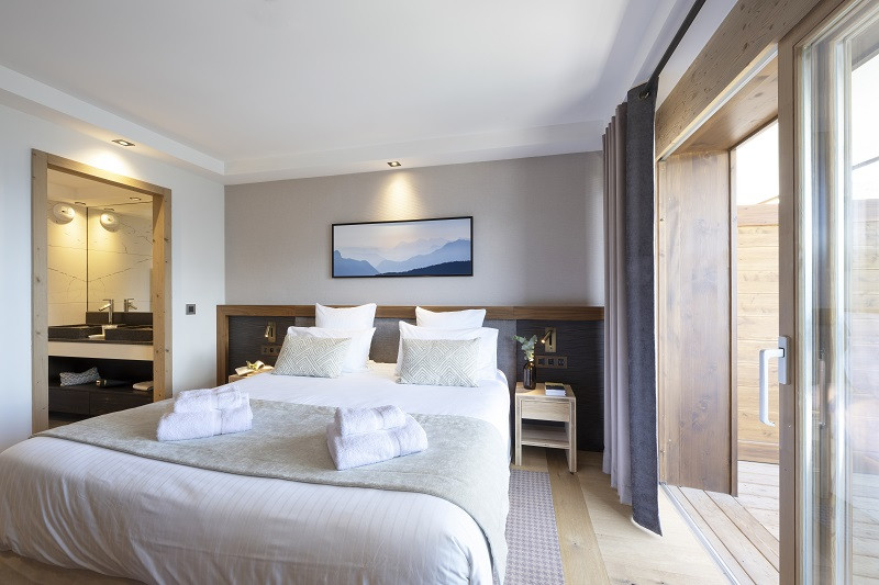Chambre, Suite Junior Prestige, hôtel Alpen Lodge, La Rosière, vue 1