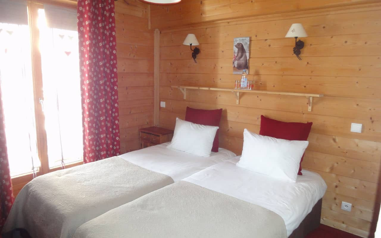 COMMUNICANTE-Chambre à la nuitée, 2 à 4 personnes COMMUNICANTE-Chambre à la nuitée, 2 à 4 personnes