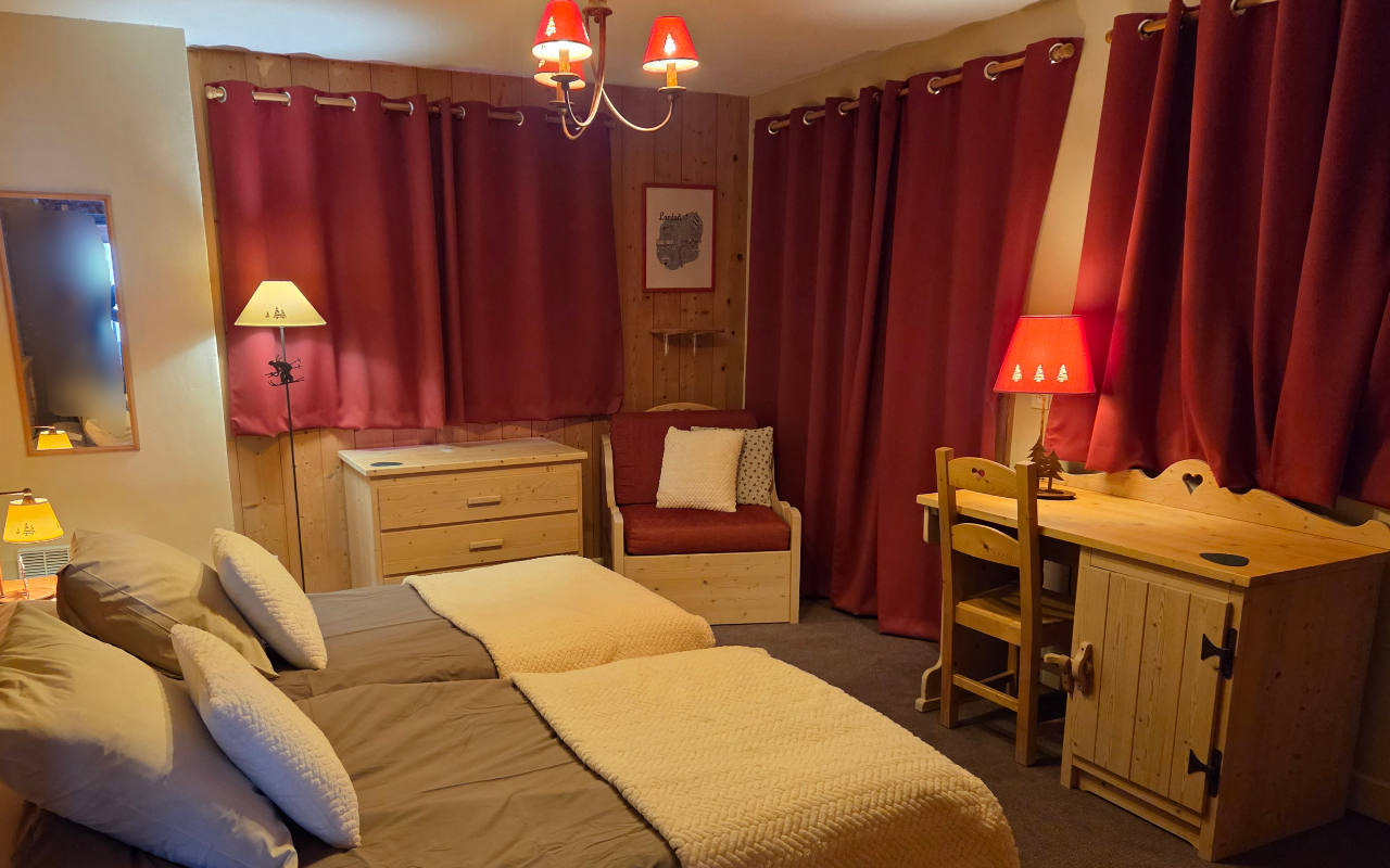 Room 519742-1219182 Room 519742-1219182