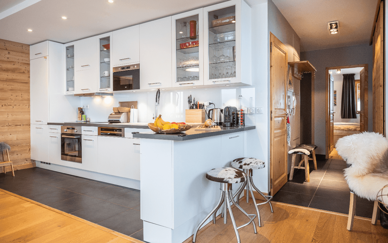 Room 202913-551717 Room 202913-551717