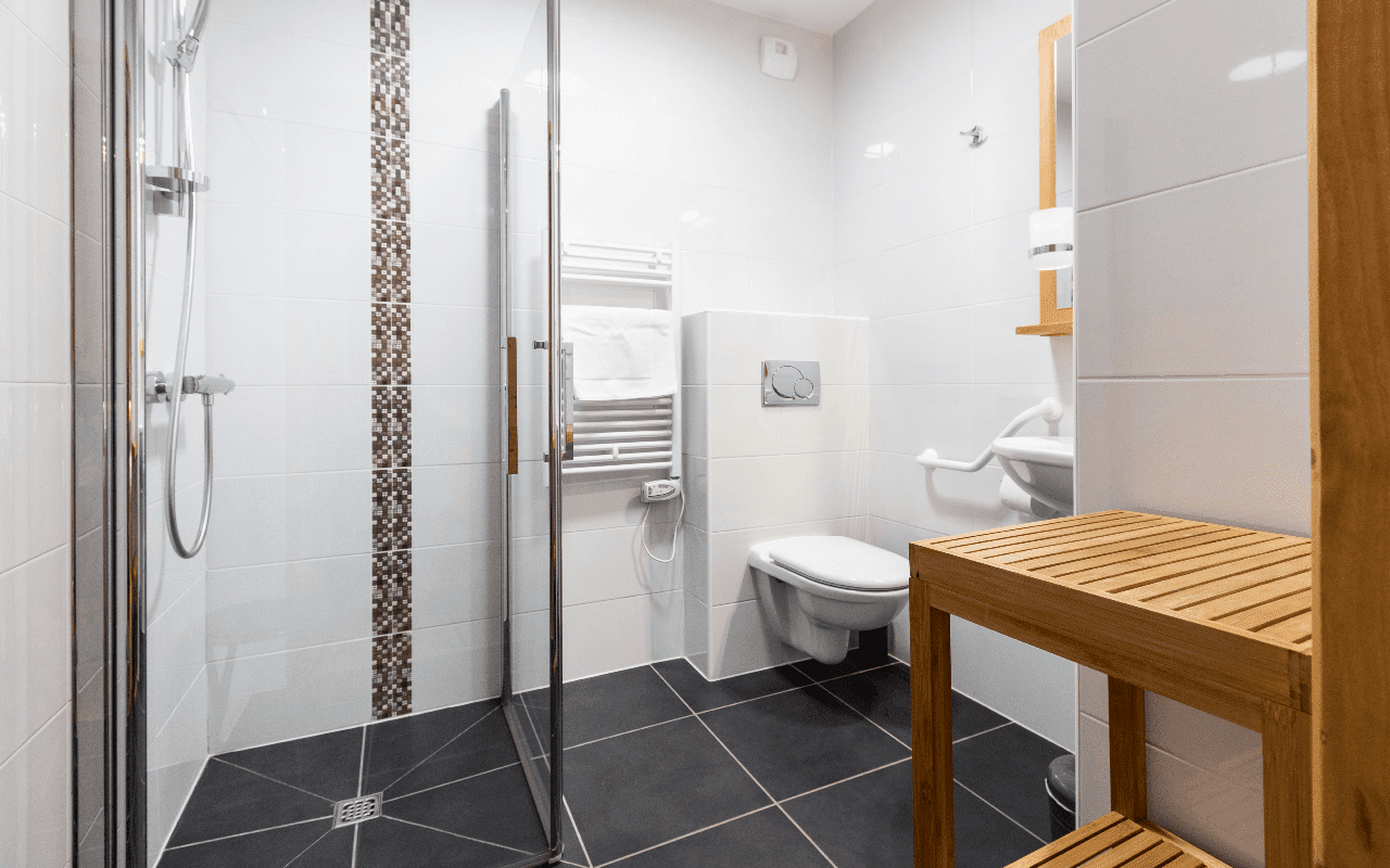 Room 202768-551329 Room 202768-551329