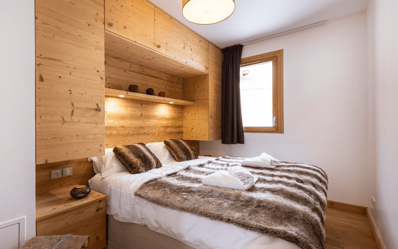 Room 202766-551327 Room 202766-551327