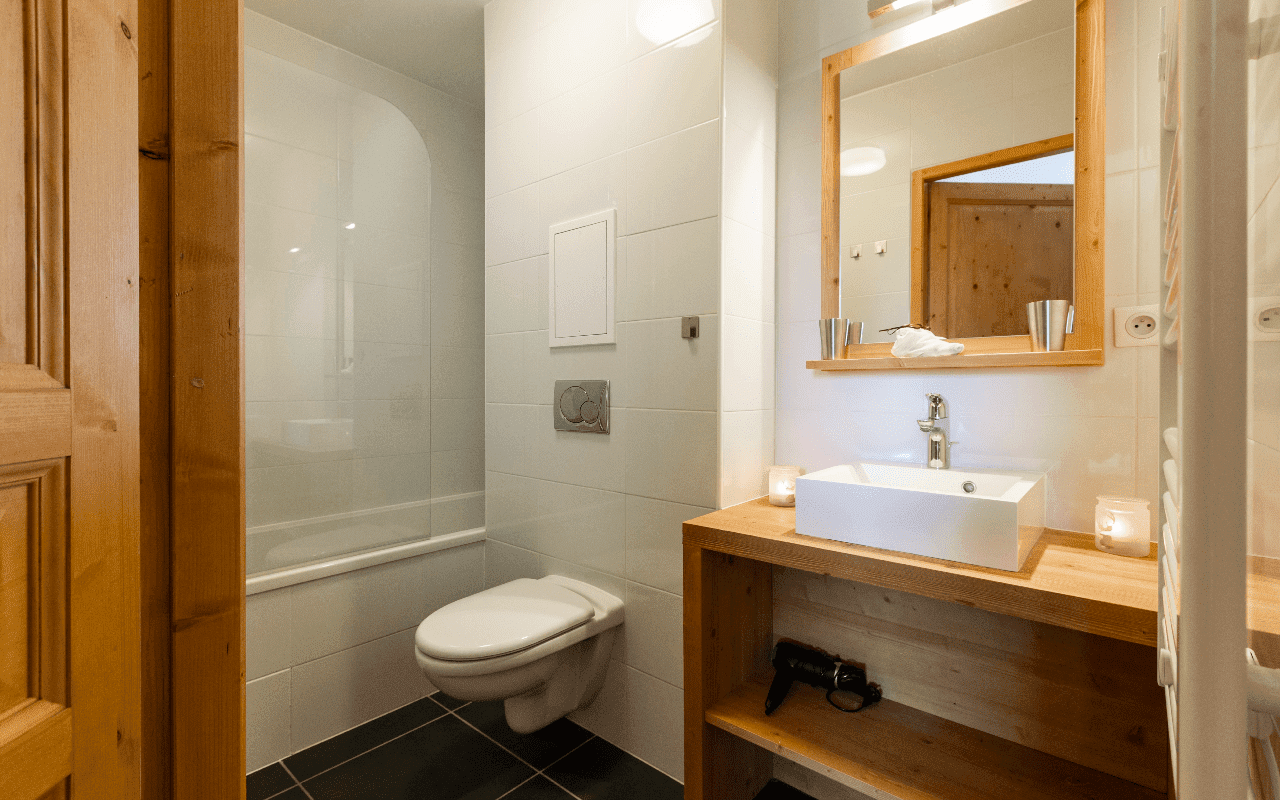 Room 202765-551326 Room 202765-551326