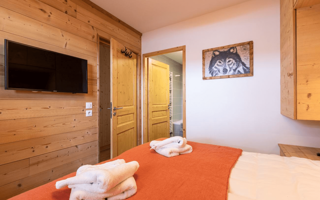 Room 202745-551301 Room 202745-551301