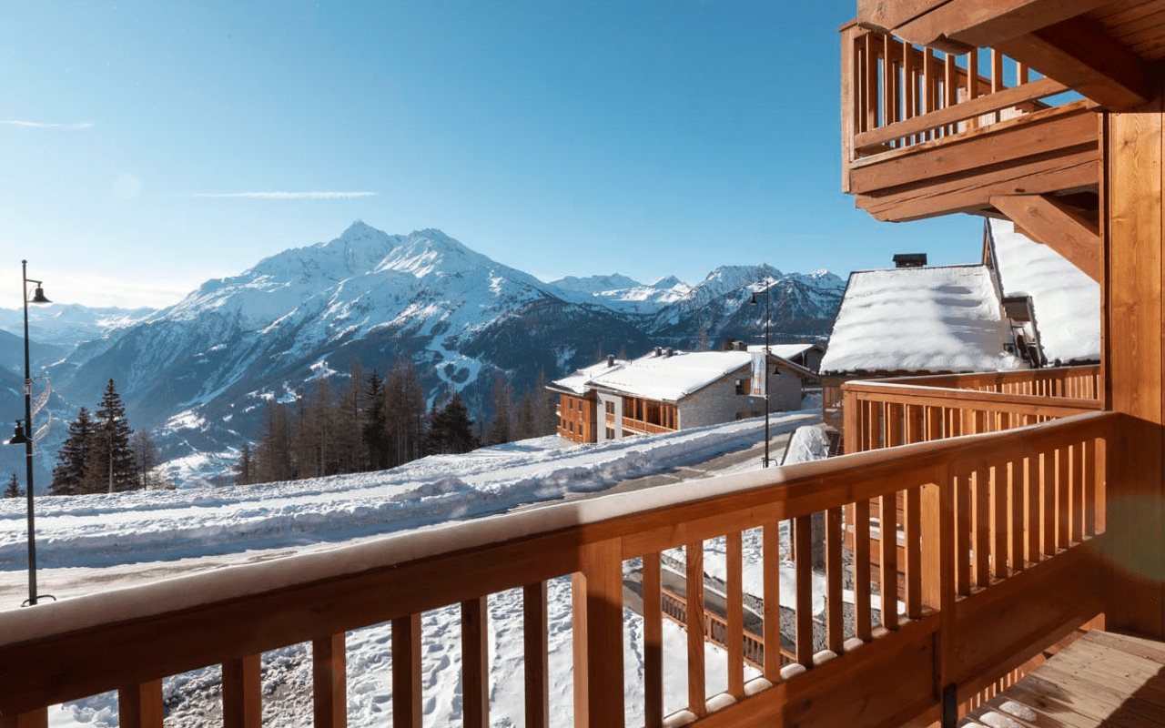 Room 202749-551305 Room 202749-551305