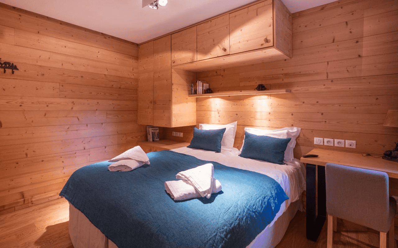 Room 202751-551308 Room 202751-551308