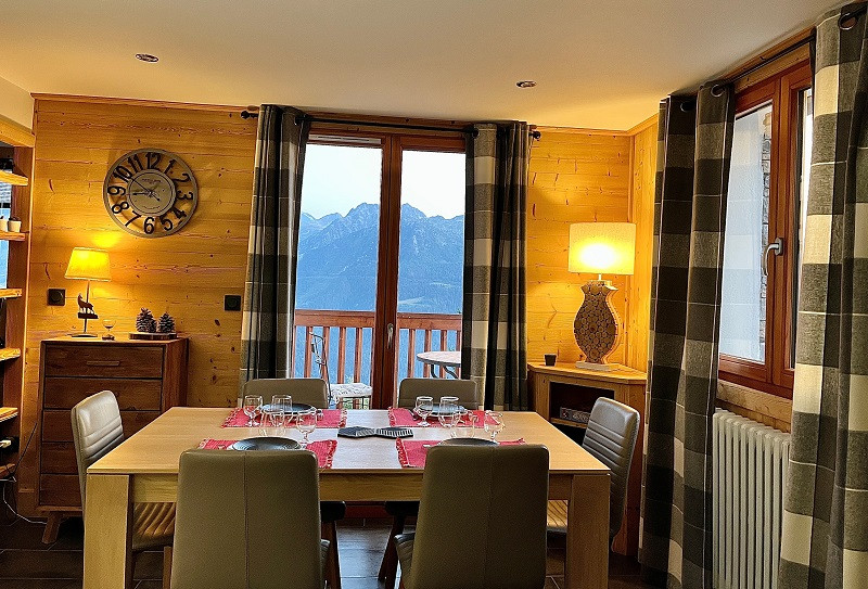 Séjour, Appartement Les Mélèzes, Chalet Les Airelles, La Rosière, vue 2