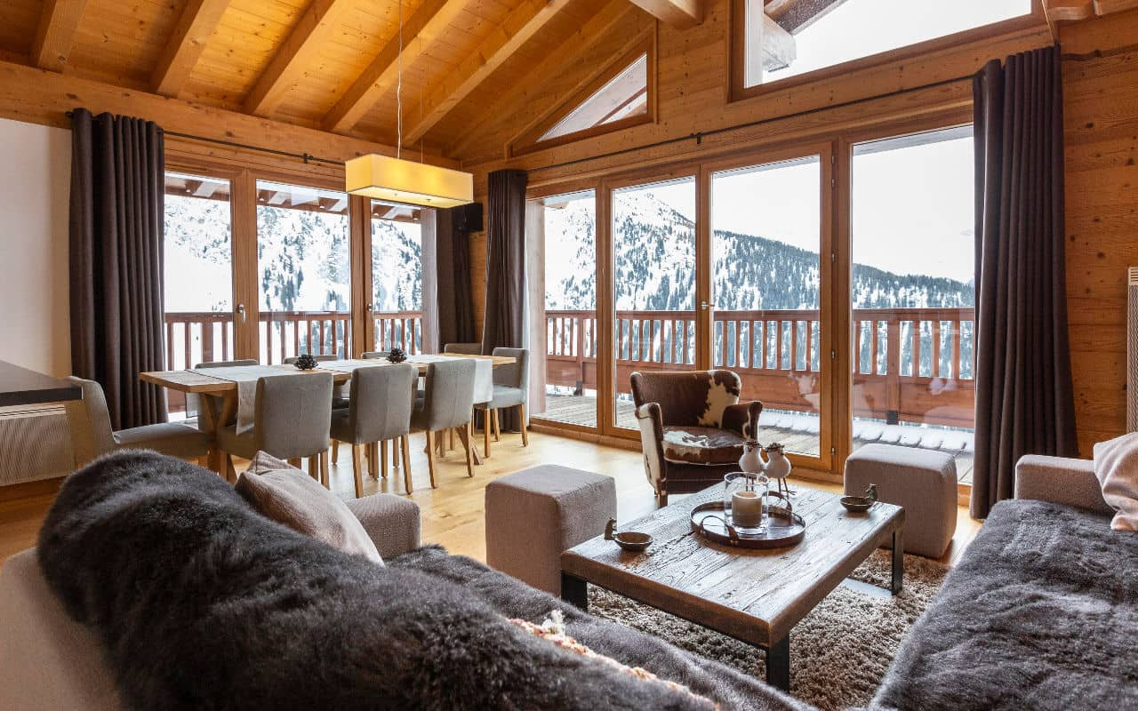 Room 202770-551333 Room 202770-551333