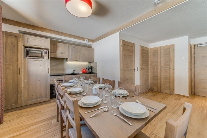 Photo 3 Photo 3