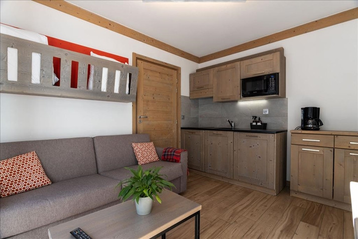 Photo 5 Photo 5