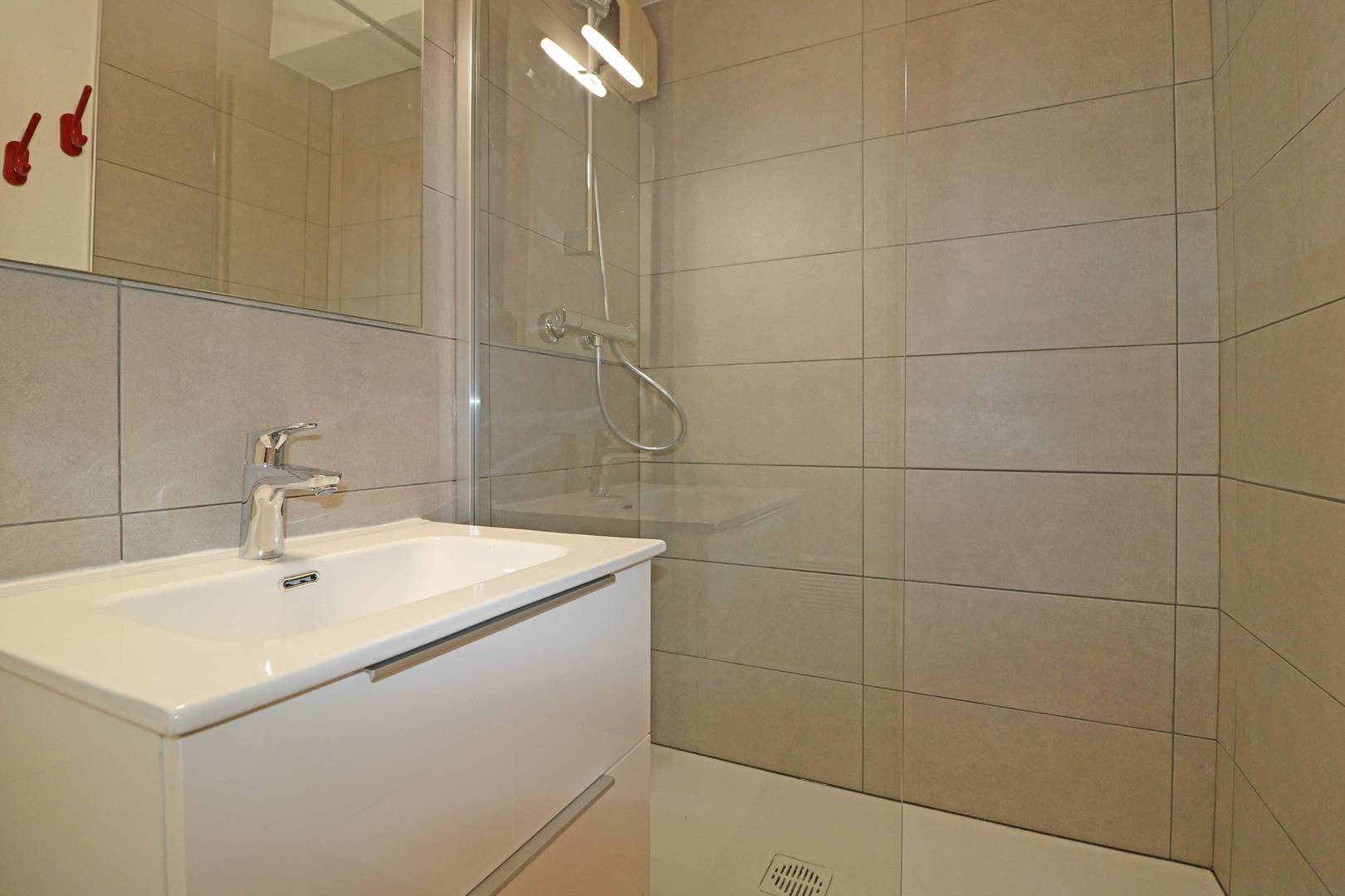 _clients_227370002_photos_185d_3436896