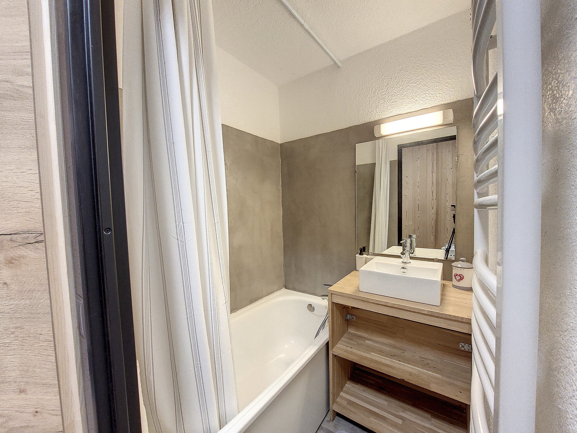 _larosiere-immobilier_lv_images__lot_0000070630_06_4400304 _larosiere-immobilier_lv_images__lot_0000070630_06_4400304