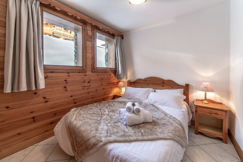 chambre-1-appartement-CRYS2-chalet-le-crystal-la-rosiere
