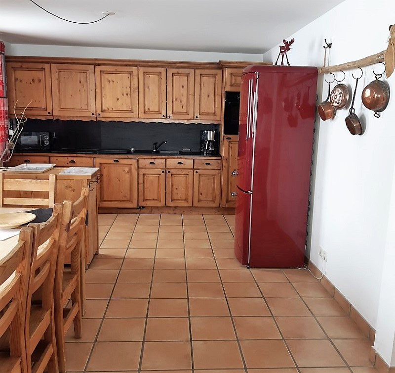 Cuisine, appartement CHEA34, Les Chalets des Eucherts, La Rosière, vue 1