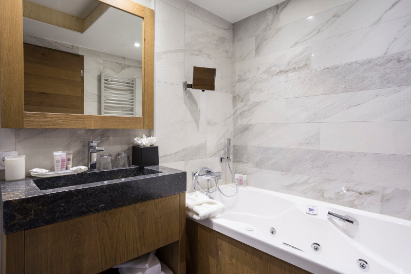 Salle de bain Suite Excellence 90m² la rosiere hotel alparena suite excellence salle de bain