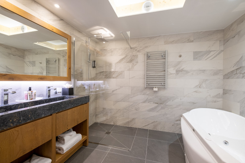 Salle de bain Suite Junior 44m² la rosiere hotel alparena suite junior salle de bain