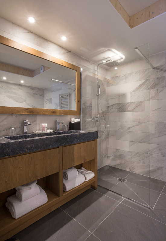 Salle de bain Suite Junior 44m² la rosiere hotel alparena suite junior salle de bain