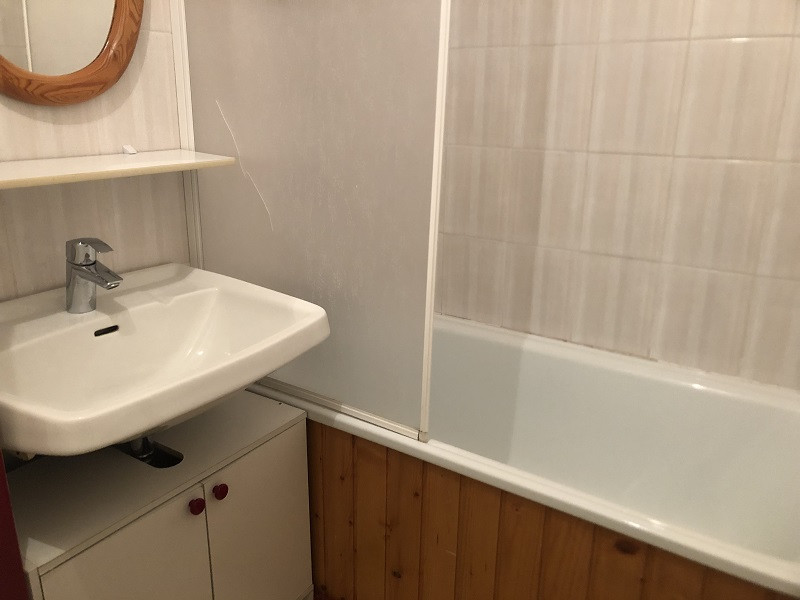 salle-de-bain-studio-LB003-la-louie-blanche-la-rosiere-vue-1