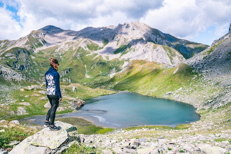 mountain-hiking-at-tormettaz-lake-la-rosiere-booking-service