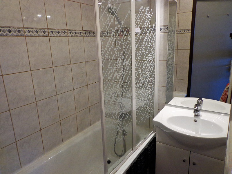 Salle de bain, Appartement BA111, Les Bouquetins, La Rosière, vue 2