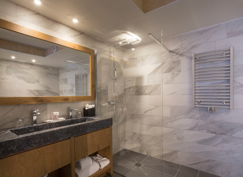 Salle de bain Suite Junior Famille 44m²
