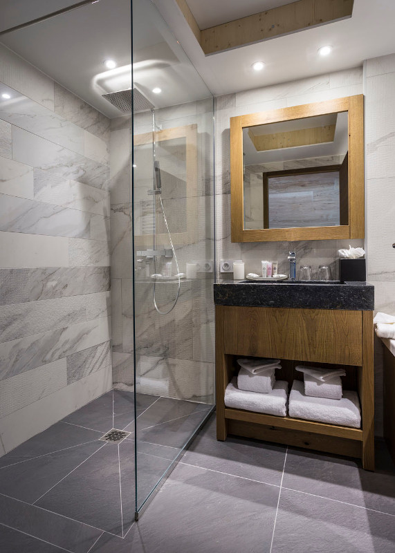 Salle de bain Suite Supérieure 78m² salle de bain suite superieure hotel alparena la rosiere