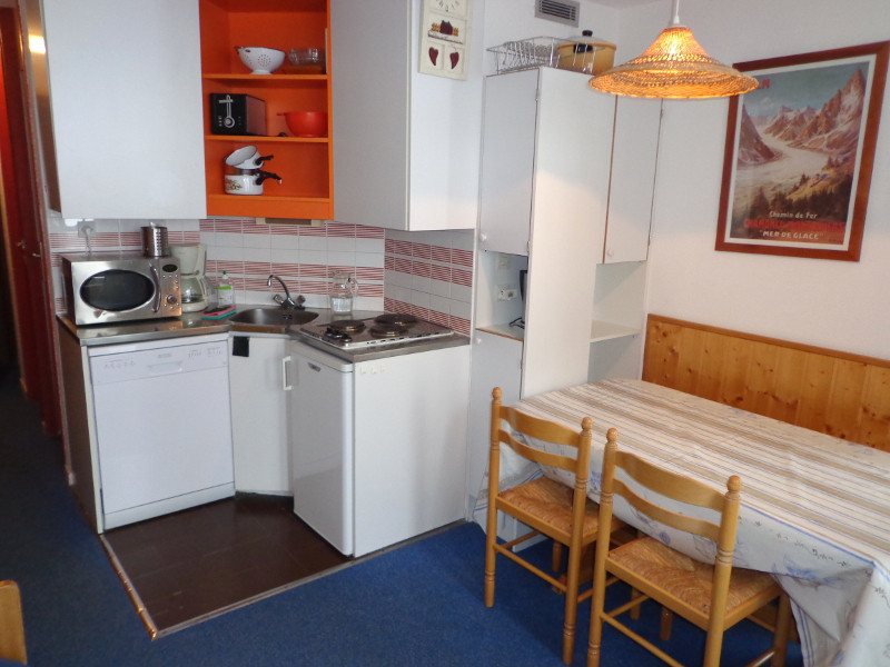 sejour-et-cuisine-appartement-VL015-le-valaisan-la-rosiere