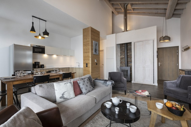 sejour-appartement-4-pieces-le-hameau-de-barthelemy-la-rosiere-vue-2