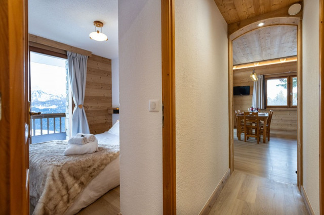 couloir-appartement-CRYS4-chalet-le-crystal-la-rosiere