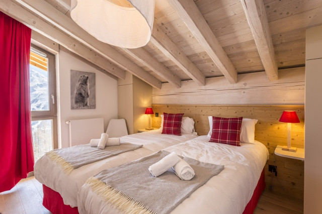 Chambre 2, Appartement 3 pièces, Le Hameau de Barthélémy, La Rosière - © Manu Reyboz chambre-2-appartement-3-pieces-le-hameau-de-barthelemy-la-rosiere