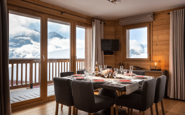 Room 202913-551717 Room 202913-551717