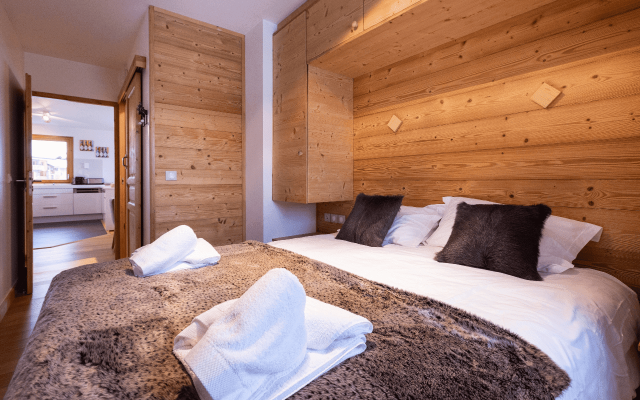 Room 202768-551329 Room 202768-551329