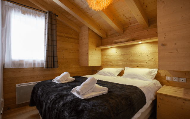 Room 202760-551320 Room 202760-551320