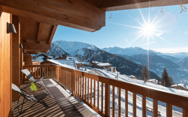 Room 202756-551314 Room 202756-551314