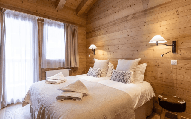 Room 202756-551314 Room 202756-551314