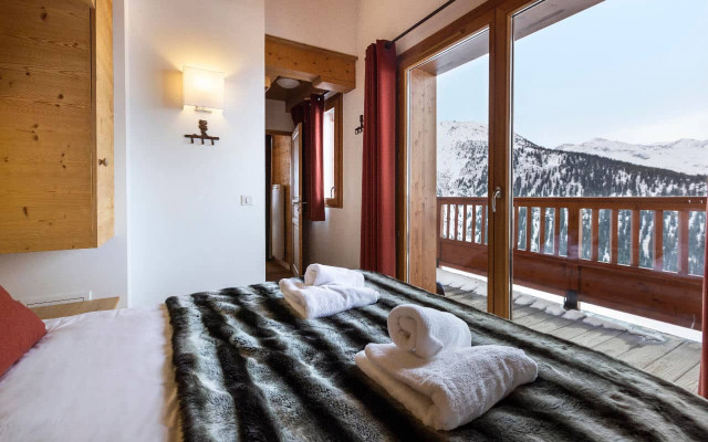 Room 202770-551333 Room 202770-551333